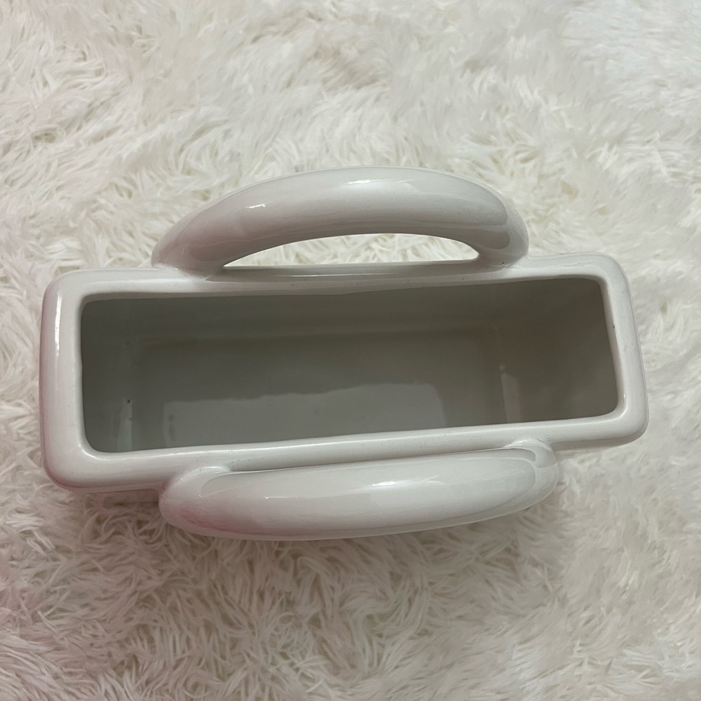 Designer white ceramic handbag vase - Picture 4 of 4